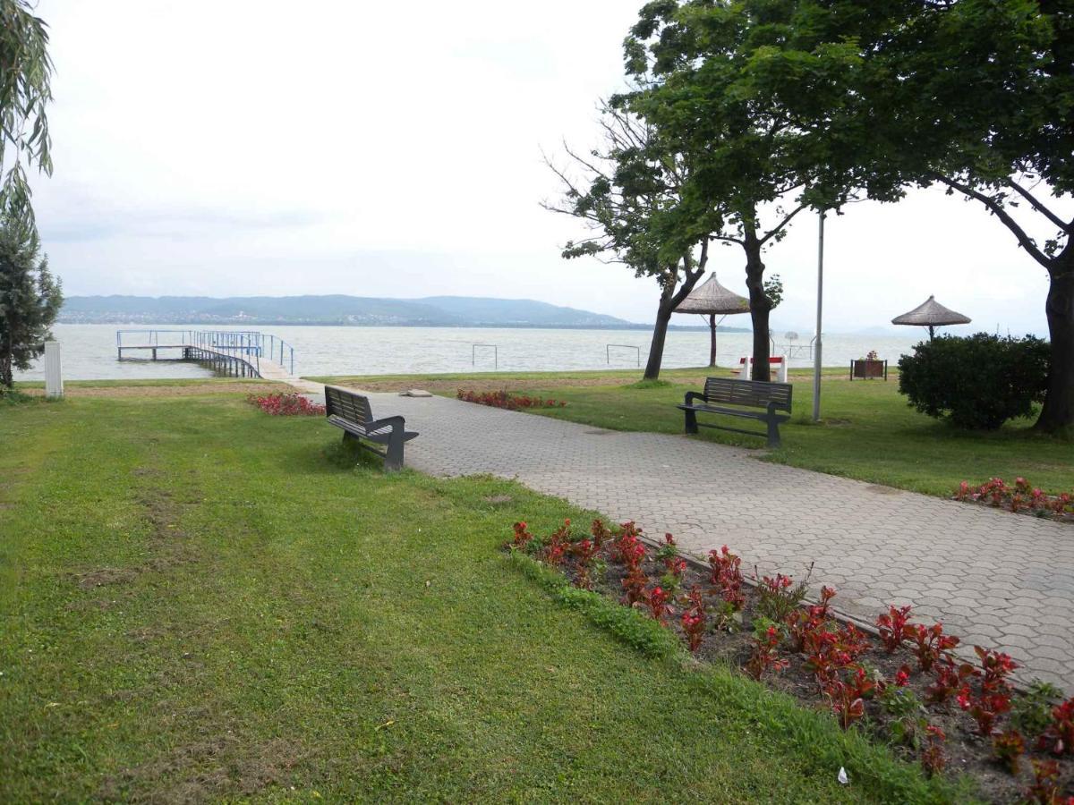 Apartment Balatonbereny 8 Luaran gambar