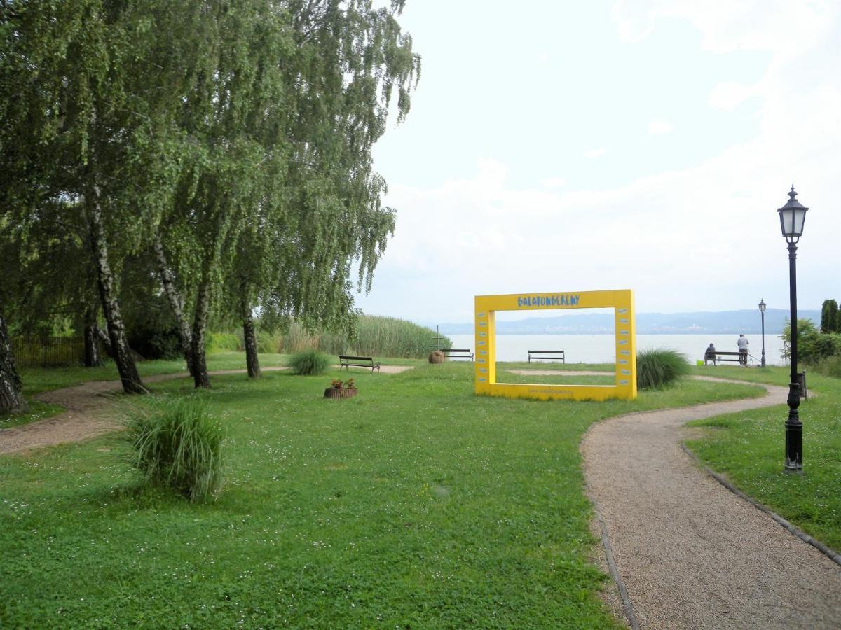Apartment Balatonbereny 8 Luaran gambar